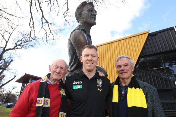 Jack Riewoldt with fellow Tigers to have played 300 games: Kevin Bartlett and Francis Bourke, in front of the statue of Jack Dyer, who played 312 games.