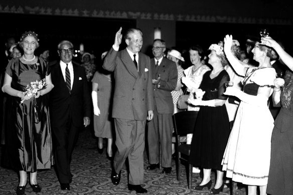 Mr Harold MacMillan and Lady Dorothy MacMillan attend a reception at the Trocadero in Sydney on 4 February 1958.
