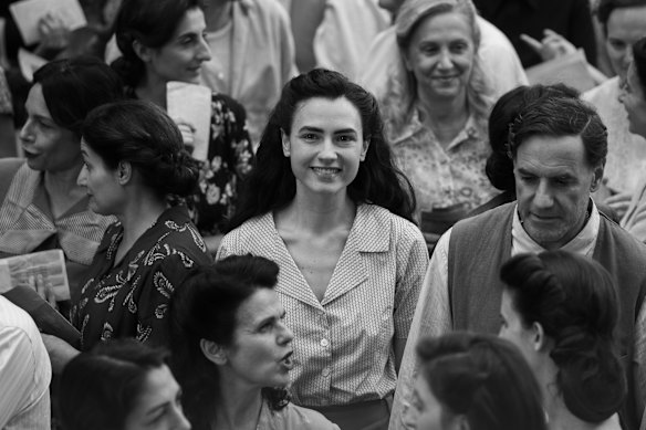 Romana Maggiora Vergano as Delia’s teenage daughter, Marcella, in There’s Still Tomorrow. 