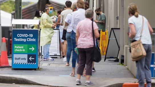 NEWS. Covid Testing Queue at RPA Hospital on January 6, 2022. Photo by Anna Kucera