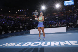 Sofia Kenin claims the 2020 Australian Open.
