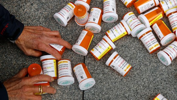 A new real-time prescription monitoring system will allow doctors and pharmacists to crack down on people who try to get prescriptions for dangerously addictive drugs numerous times.