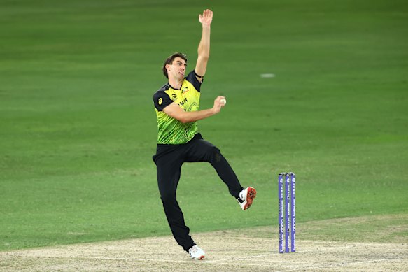 Cummins runs into bowl during the semi-final.