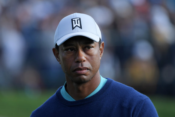 Tiger Woods is a shot back from Leishman.