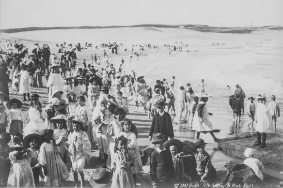  Bondi Beach, Sydney c1889—1894 albumen photograph by Henry King.