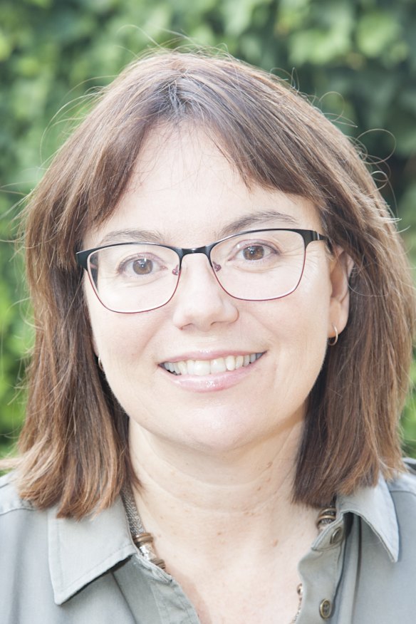 Tracy Sorensen's first novel, The Lucky Galah, is narrated by a bird in a cage.