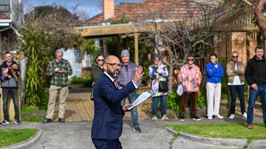 Home buyers would pay much more for one extra bedroom.