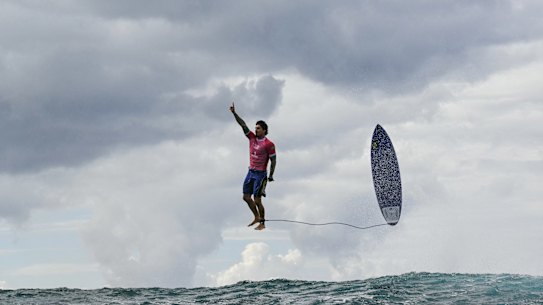 Incredible photograph of Brazil’s Gabriel Medina reacting after getting a large wave in the 5th heat of the men’s surfing round 3, during the Paris 2024 Olympic Games, in Teahupo’o on the French Polynesian Island of Tahiti, July 29, 2024.