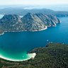 Wineglass Bay: arrive early.