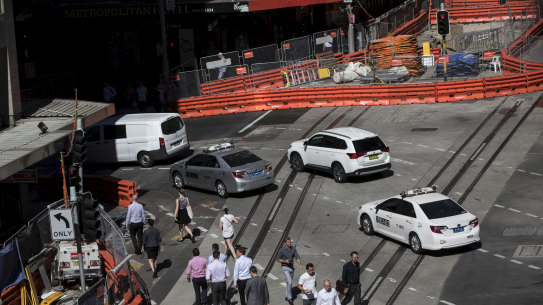 Spanish contractor vows to finish Sydney's light rail project