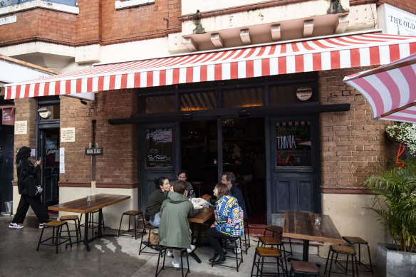 The Old Fitz’s signature striped awning.