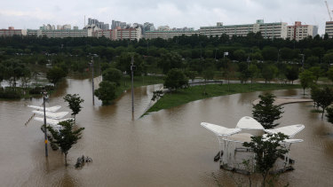 Fourteen Dead Thousands Homeless After Floods Landslide In South Korea