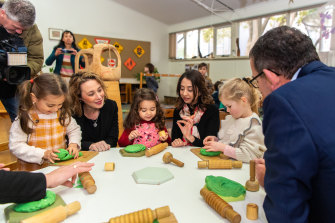 Daniel Andrews, with Early Childhood Minister Ingrid Stitt and Minister for Women Gabrielle Williams, at a kindergarten in Fairfield on Thursday.