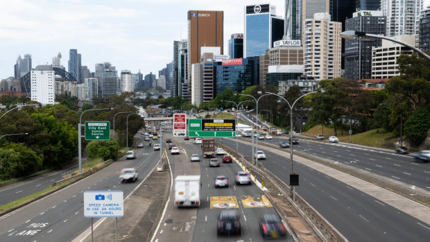 North Shore residents have been told to expect high-level noise during the summer holiday period as roadworks continue on the Warringah Freeway.