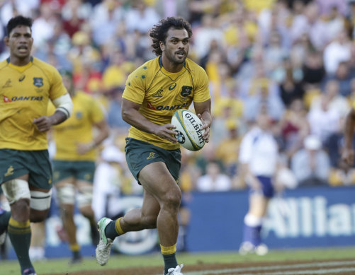 Karmichael Hunt playing for the Wallabies against Italy in 2017.