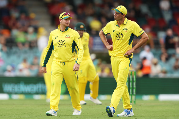 Steve Smith speaks to Lance Morris during Tuesday’s ODI in Canberra.