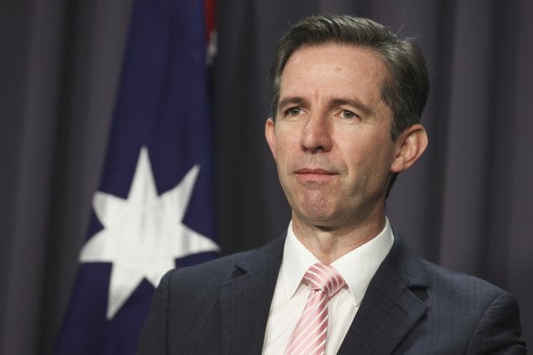 Finance Minister Simon Birmingham said the lower forecast for government payments was due to the stronger economic recovery as well as the planned withdrawal of emergency COVID-19 assistance.