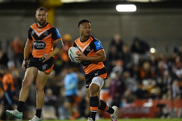 Latu Fainu is the next Tigers No.6.