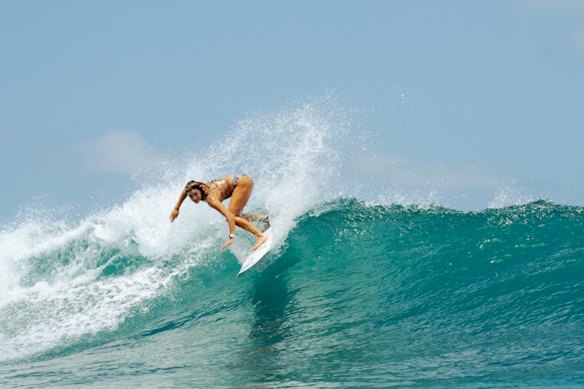 In a new documentary, Australian world-class surfer and environmental activist Pacha Light reconnects with Ecuador, the country of her birth. 