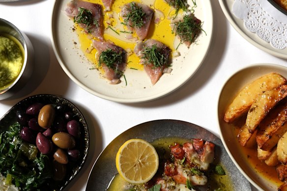 Dishes made for sharing... OMADA.