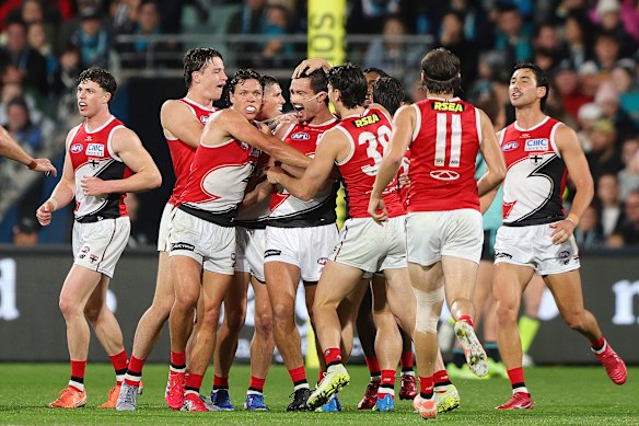 Jack Silvagni’s St Kilda teammates respond to his decisive goal against the Power in Gather Round.