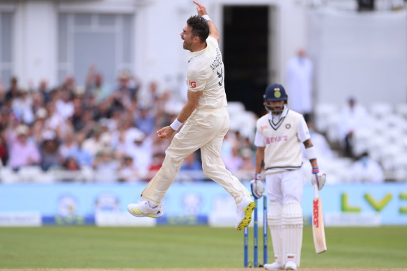 James Anderson removed Cheteshwar Pujara and Virat Kohli with consecutive balls to drag England back into the first Test at Trent Bridge.