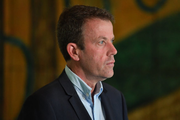 Education Minister Dan Tehan has urged independent schools to reopen.