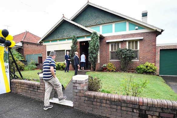Falling house prices quickly dampen the appetite to spend.