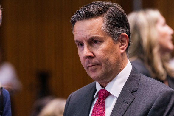 Federal Health Minister Mark Butler has been accused of ignoring the advice of the Royal Australian College of Surgeons.