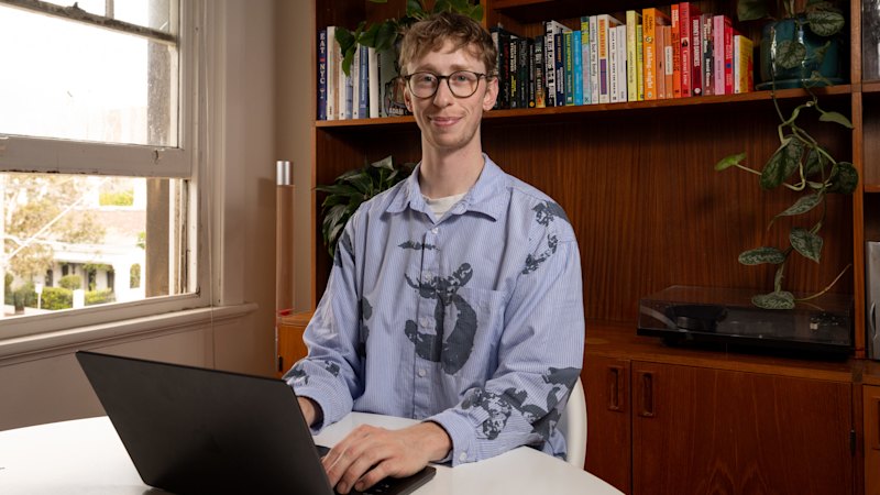 AI and a cooling job market make graduate roles more competitive, report says