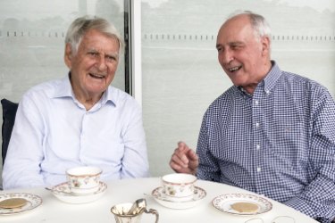 Former prime ministers Bob Hawke and Paul Keating reunite to endorse Bill Shorten's plan for the economy.