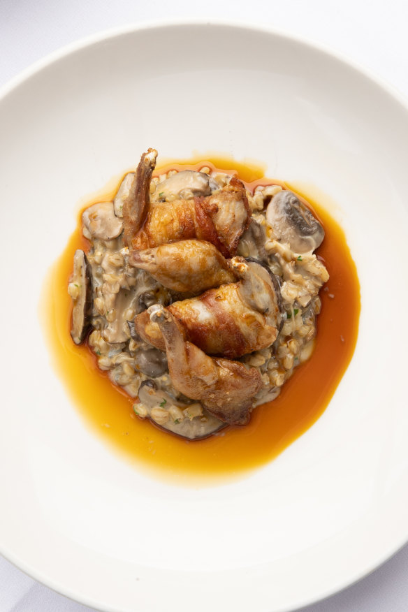 Deboned quail with gorgonzola.