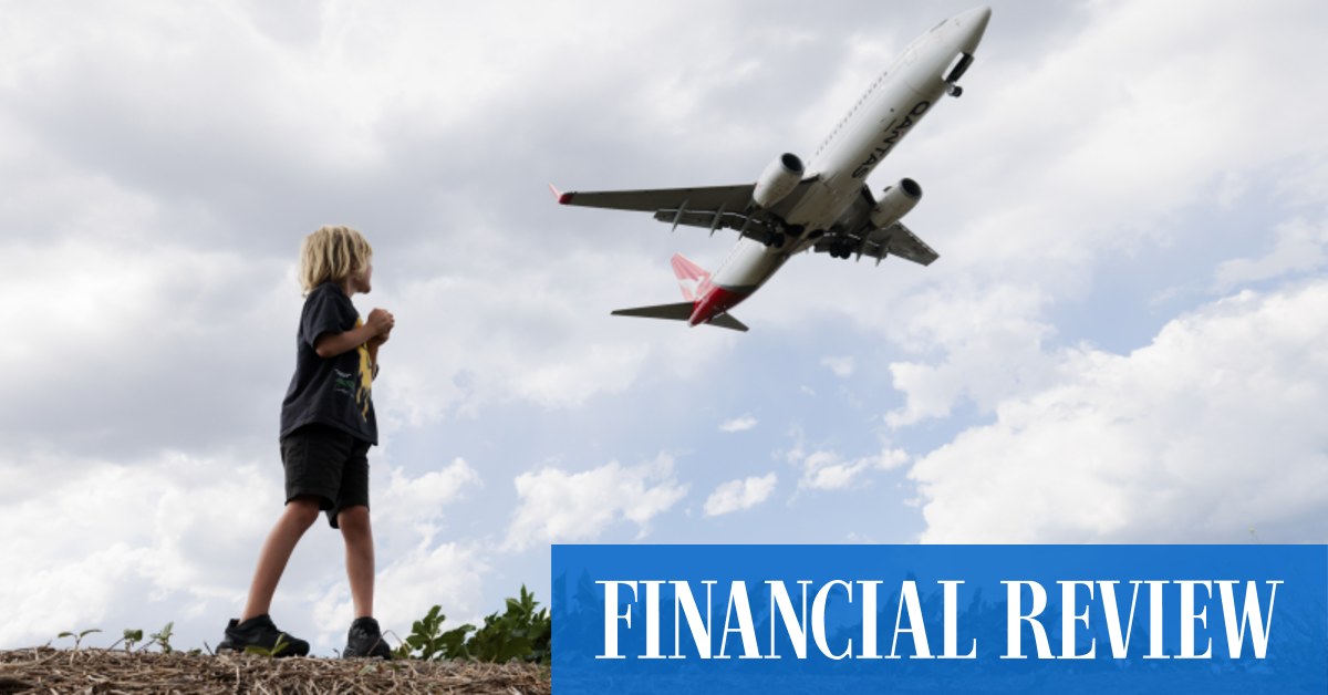 Aviation emissions Labor warned lack of climatefriendly jet fuel will