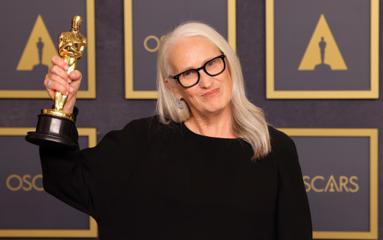Jane Campion with the Oscar for The Power Of The Dog in 2022.