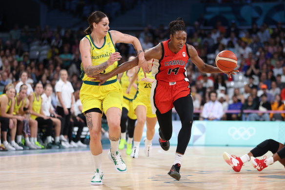 Australia came out top in a tough battle with the Canadians.