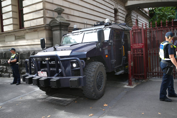 A special prisoner van arrives with Abdullah Chaarani and Hatim Moukhaiber at the Court of Appeals in Melbourne on Thursday