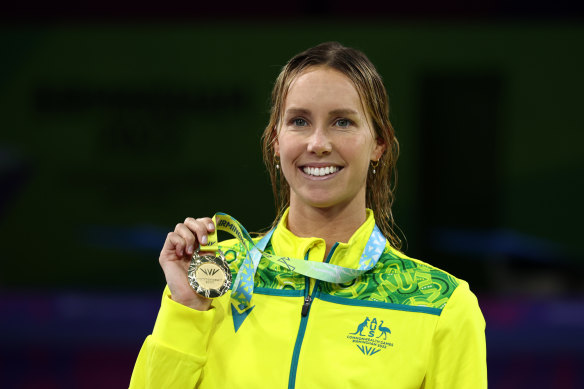 Emma McKeon poses with her medal after the women’s 50m freestyle final at the Birmingham 2022 Commonwealth Games.