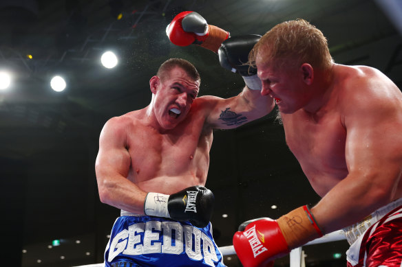 Paul Gallen beat Ben Hannant in his first fight of the night.