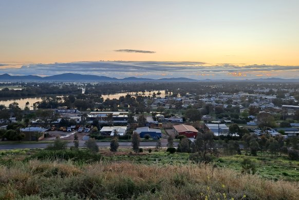 Besieged residents of Gunnedah woke to further flood warnings on Sunday. 