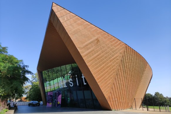 Firstsite – Colchester’s Rafael Vinoly designed contemporary arts space for films, exhibitions and even a Roman mosaic.