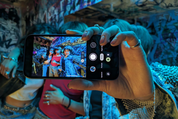 Google’s AI gives it some of the best low light photography and digital zoom around.