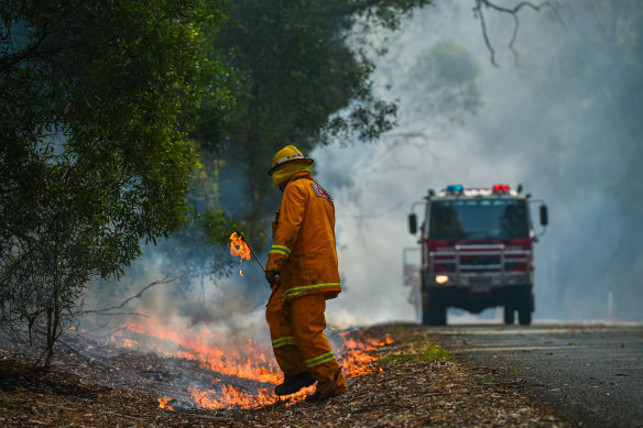 Fire crews carrying out controlled burning near Corryong ahead of the expected return of fires later this week.