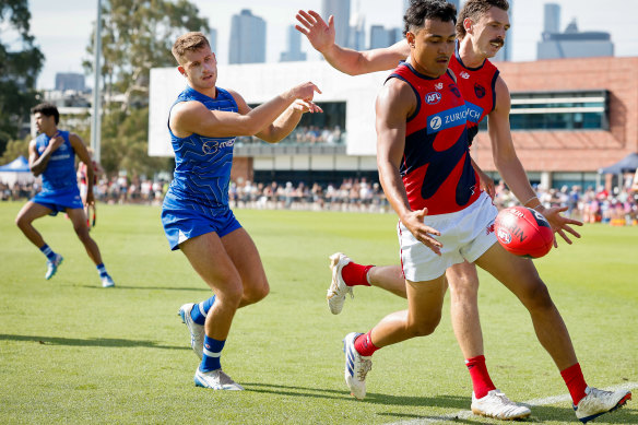 Melbourne’s Andy Moniz-Wakefield (right).