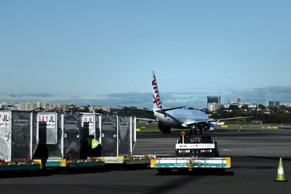Virgin Australia will expand its Boeing 737 fleet with four new aircraft. 