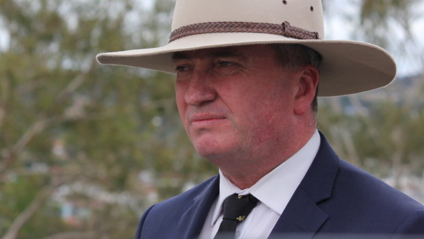Barnaby Joyce announces his intention to step down as Nationals leader.