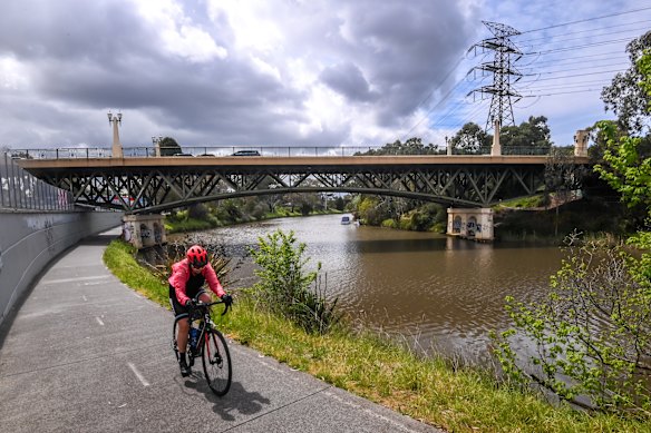 The Macrobertson Bridge, Burnley