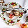 High tea comes with sparkling wine or tea.