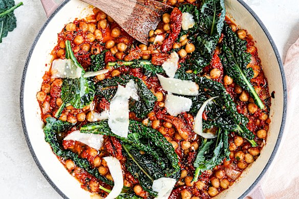 Katrina Meynink's speedy one pan chickpeas and kale in spicy pomodoro sauce