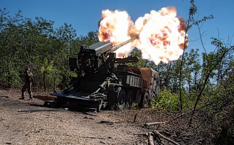 Ukrainian servicemen fire towards Russian positions at the frontline in the Zaporizhzhia region on Wednesday.