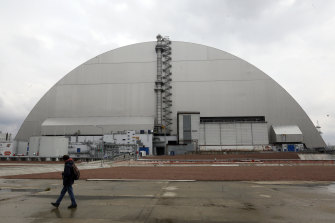 Rus birliklerinin radyasyon hastalığı belirtileri gösterdikten sonra Ukrayna'daki Çernobil nükleer santral sahasından kaçtığı bildirildi.